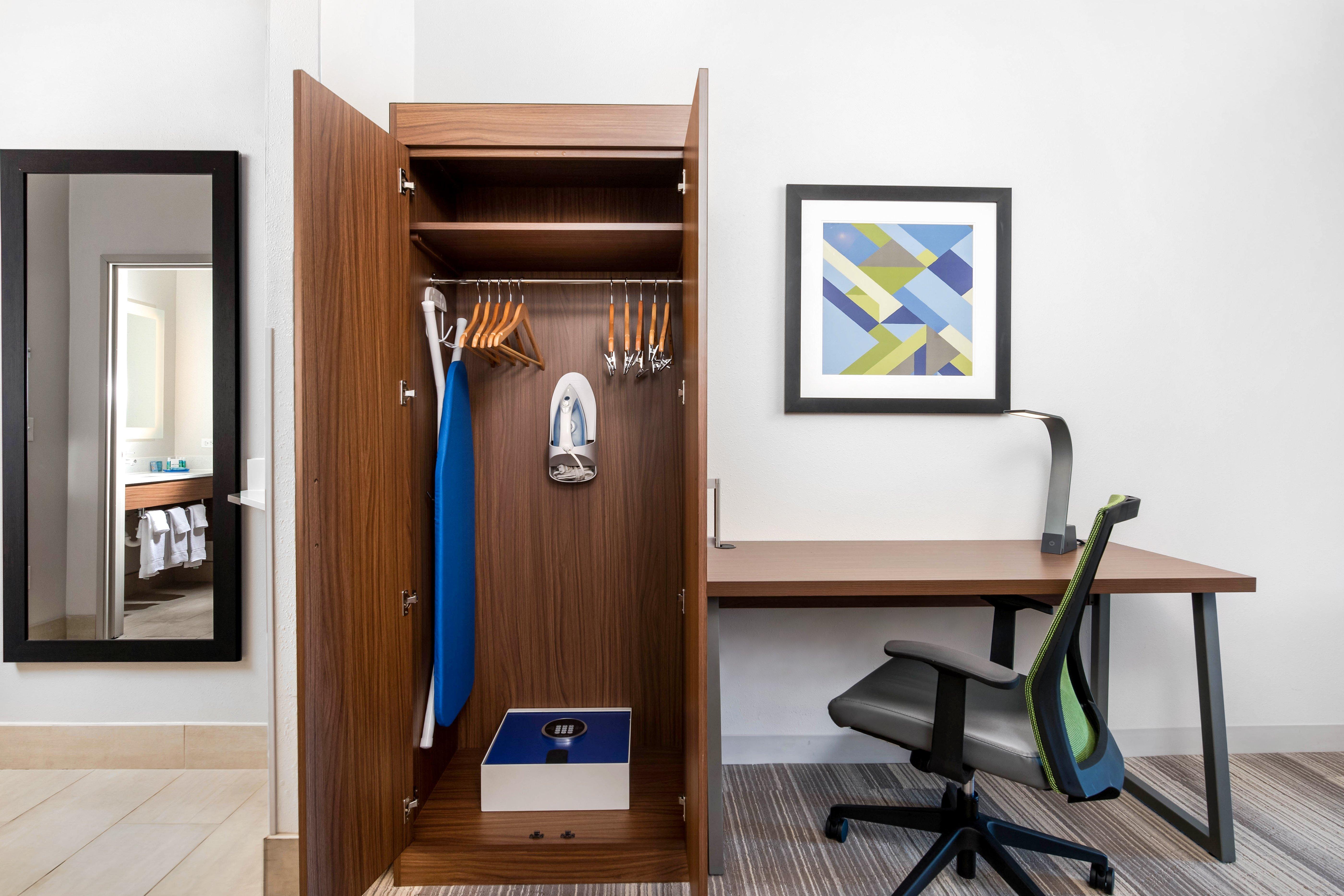 Holiday Inn Express Hotel And Suites Conroe By Ihg Buitenkant foto