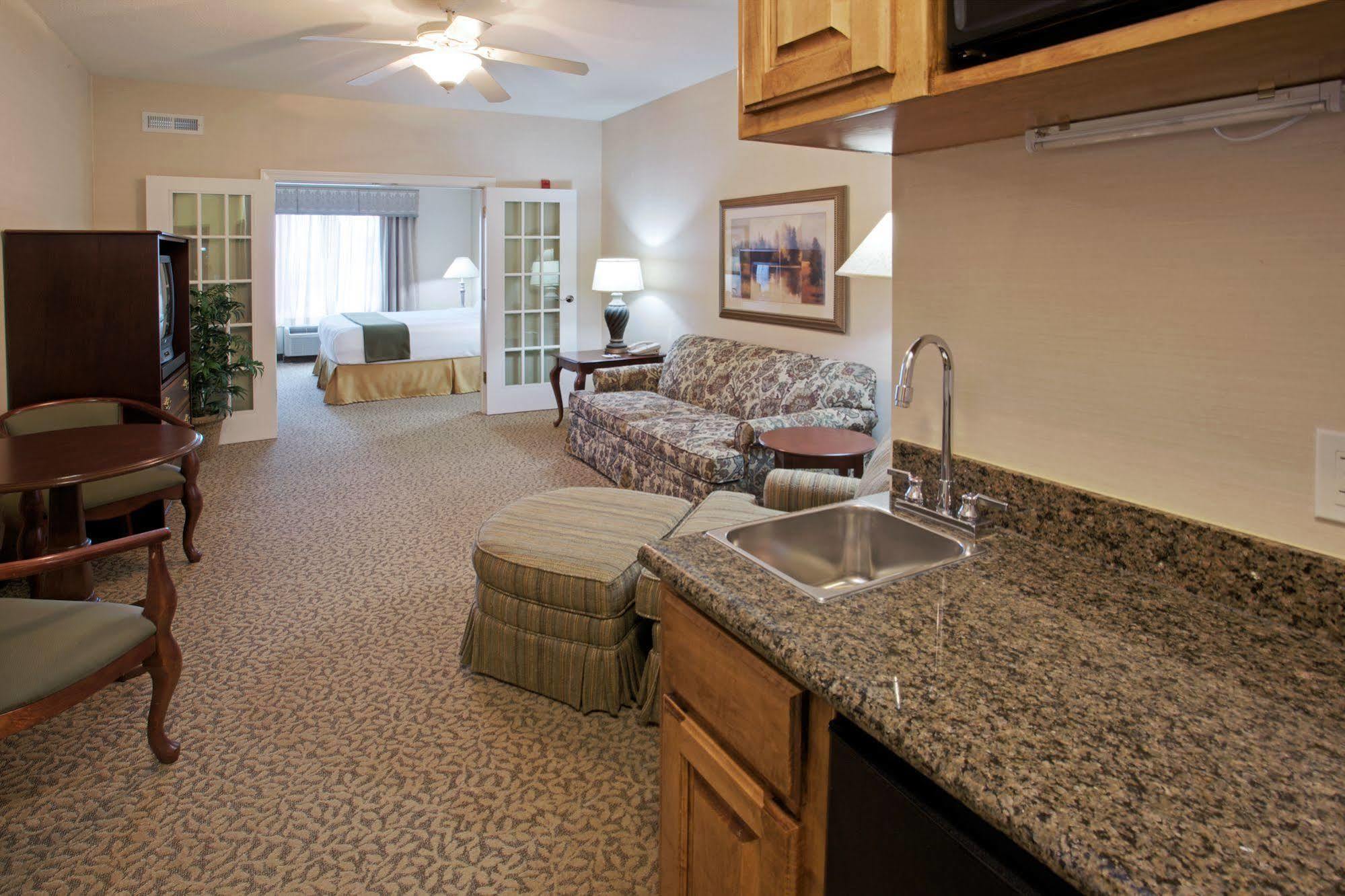 Holiday Inn Express Hotel And Suites Conroe By Ihg Buitenkant foto