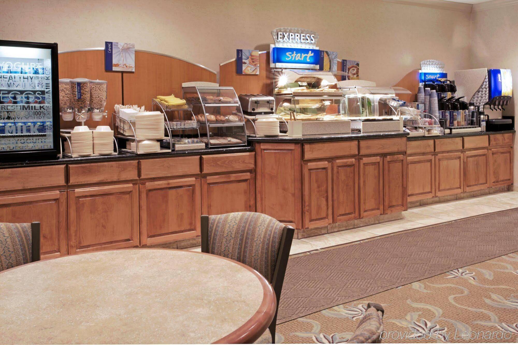 Holiday Inn Express Hotel And Suites Conroe By Ihg Buitenkant foto